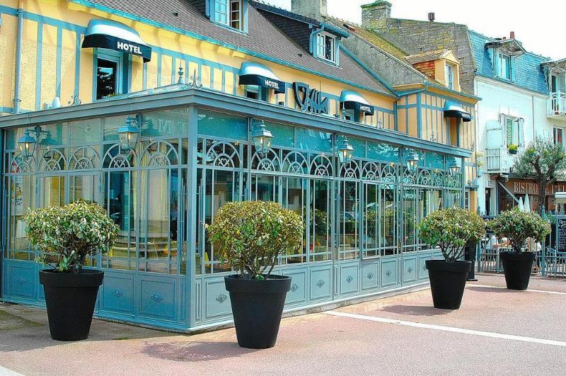 Hotel La Pêcherie à Courseulles-sur-Mer Extérieur photo